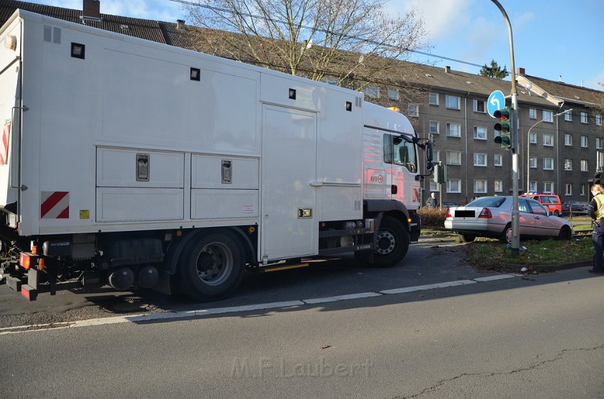 VU Koeln PKW Bahn Amsterdamerstr Friedrich Karlstr P090.JPG